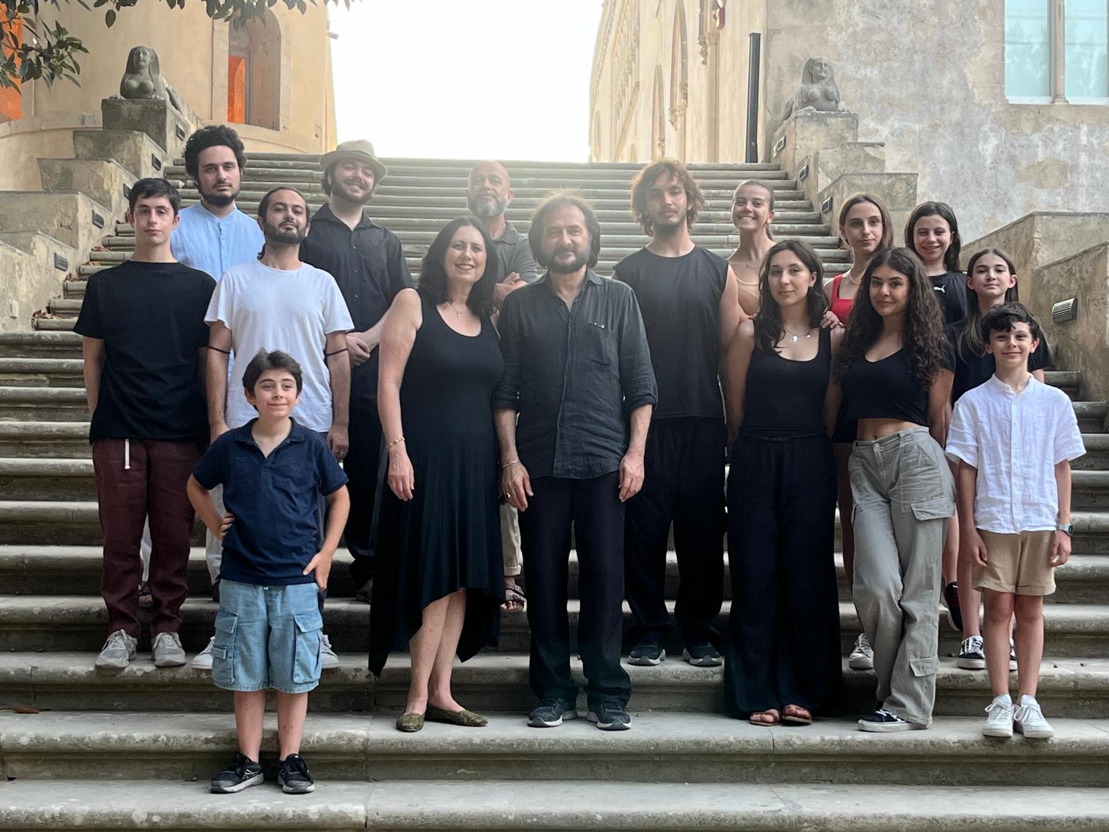 La compagnia Go.Do.T. tinge di rosso il Castello di Donnafugata con Macbeth, la tragedia di sangue di William Shakespeare