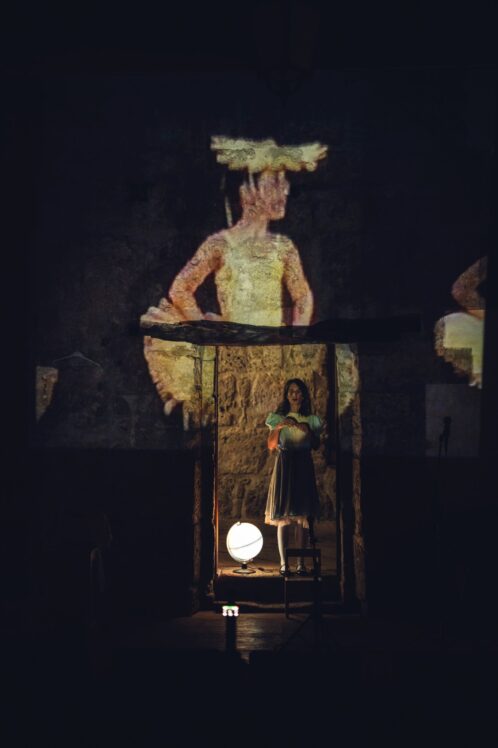 A grande richiesta al Piccolo Teatro dei Biscottari, torna Federica D’Angelo con “È troppo presto per guardare il mondo”