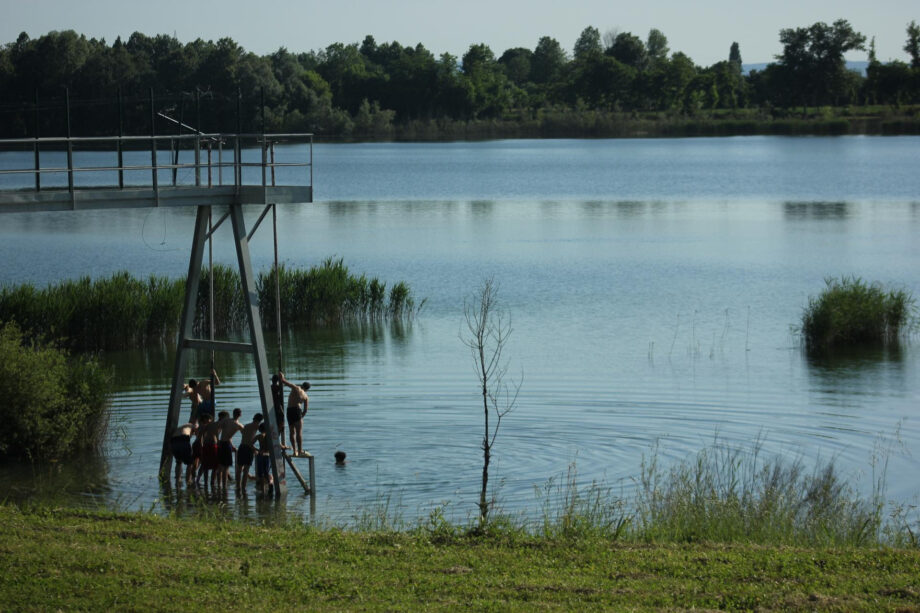 Il Lab Village di Ca’ Foscari approda sul lago di Camazzoleper un cortometraggio etnografico sugli adolescenti
