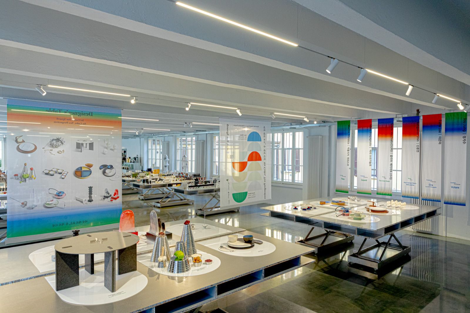 Inaugurata a Milano da 10Corso Como la mostra del progetto “Designer’s Table”-Piatti e stoviglie della tavola italiana reinventati da giovani designer coreani E giovani designer italiani presentano la loro tavola coreana