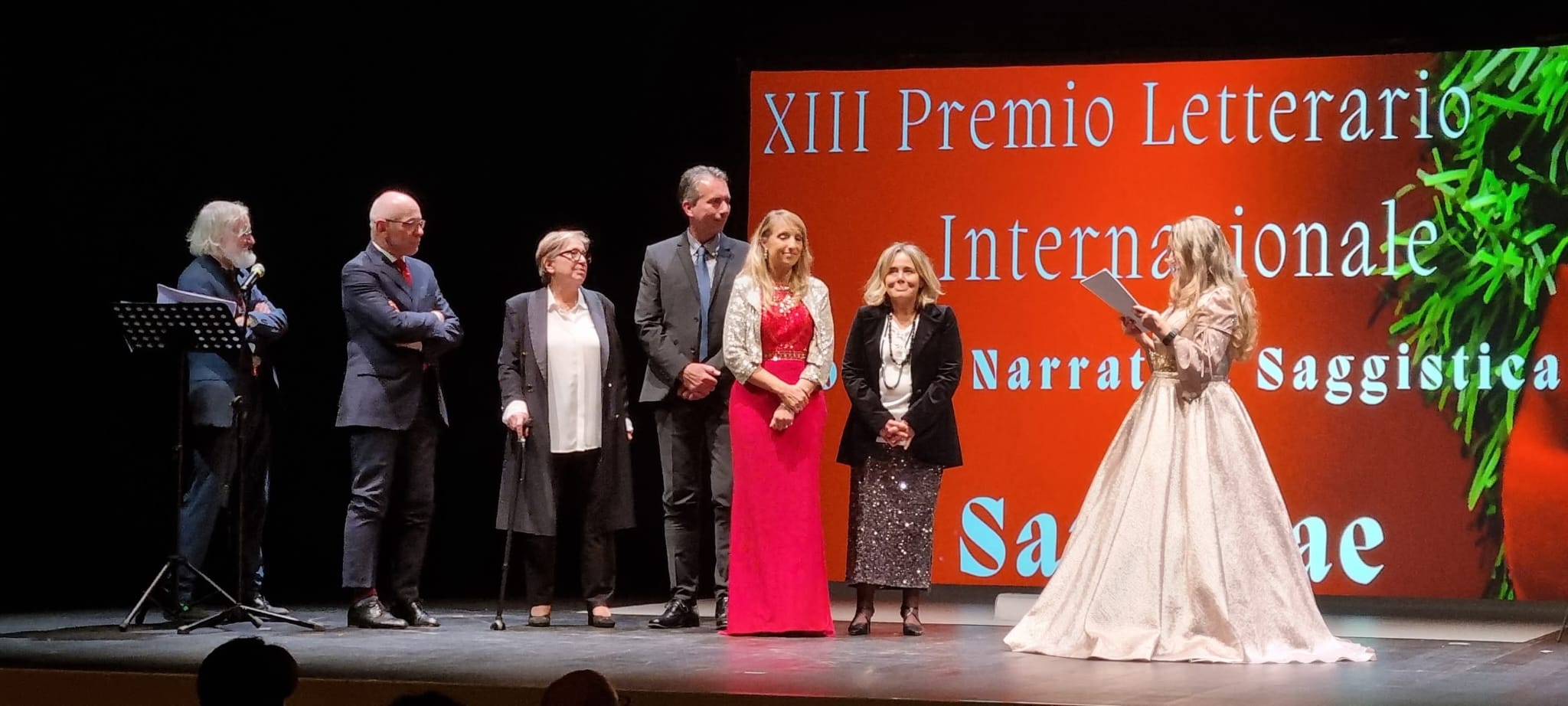 Alberto Raffaelli vince la targa di riconoscimento per il “Premio Voce dei lettori” al Premio Letterario Internazionale Città di Sarzana 2025: una carriera che si arricchisce
