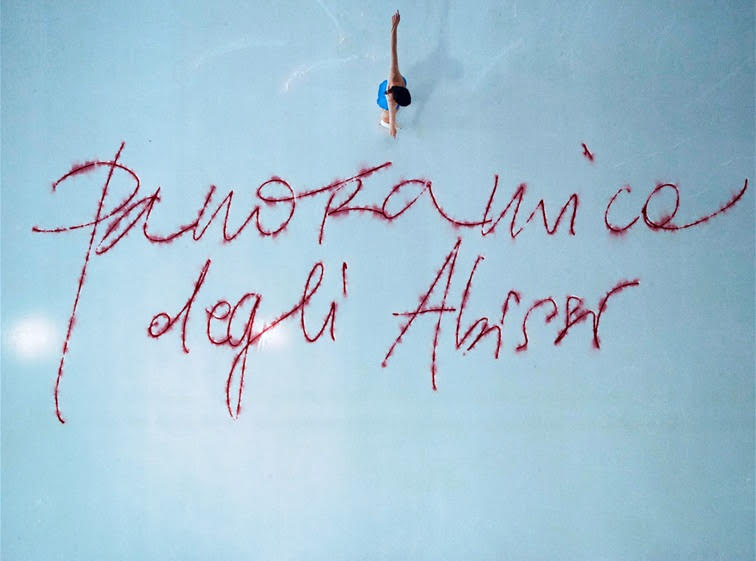 Panoramica degli abissi: un esperimento Lynch Core di montaggio combinatorio