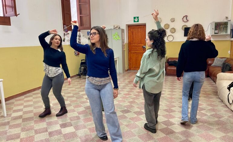 Povertà educativa, a Ballarò danzaterapia e spazio d’ascolto per le famiglie con il progetto “C’entro Anch’io”