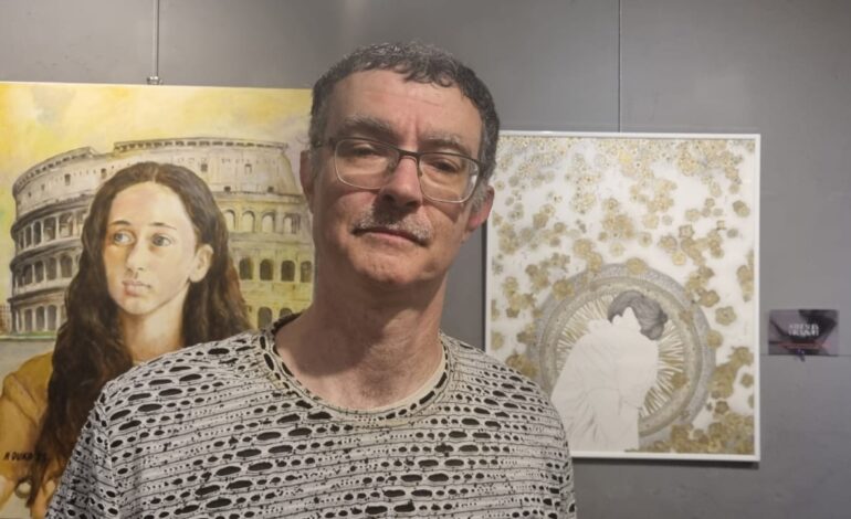 Alberto Raffaelli premiato alla Biennale di Venezia: riconoscimento al suo impegno culturale.