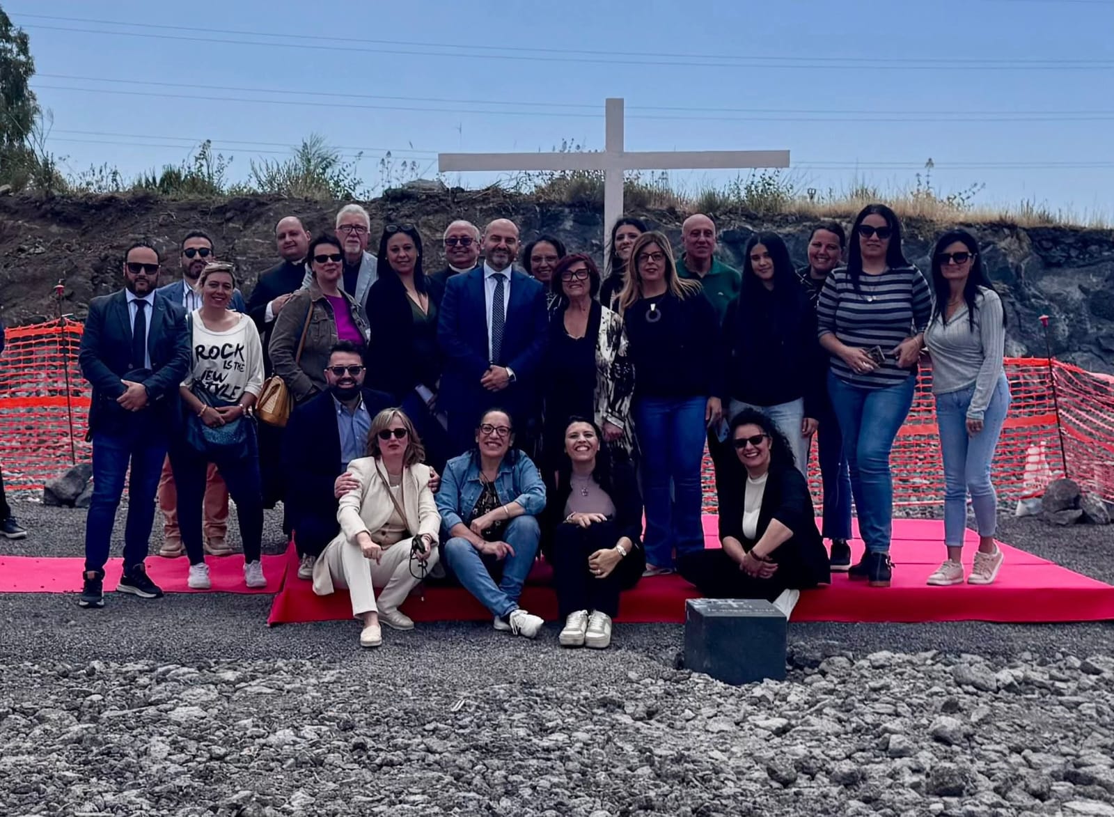 Villaggio del Pino a Belpasso, posta la prima pietra della nuova Chiesa. Il deputato regionale Giuseppe Zitelli (FdI): “Giornata epocale per la comunità”