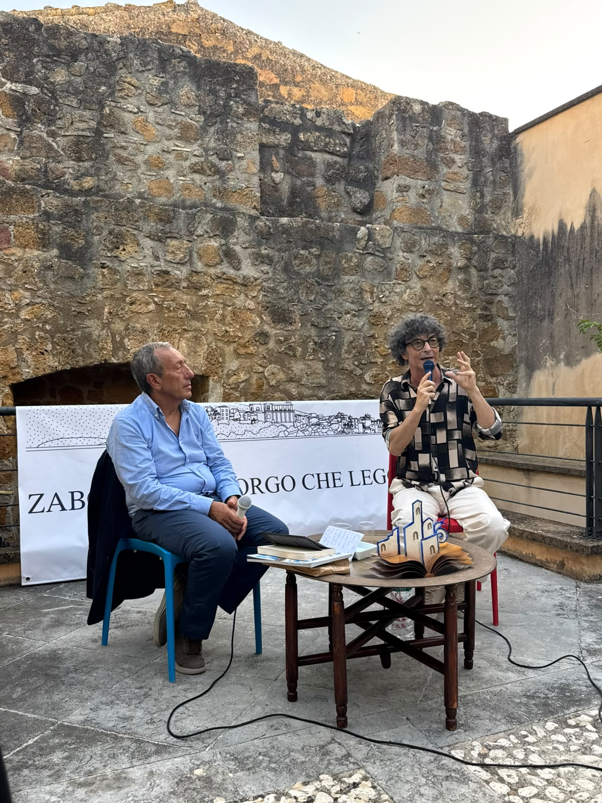 Al via Zabook, nel segno della memoria e della cultura della legalità: grande successo per l’incontro con il giornalista e scrittore Carmelo Sardo