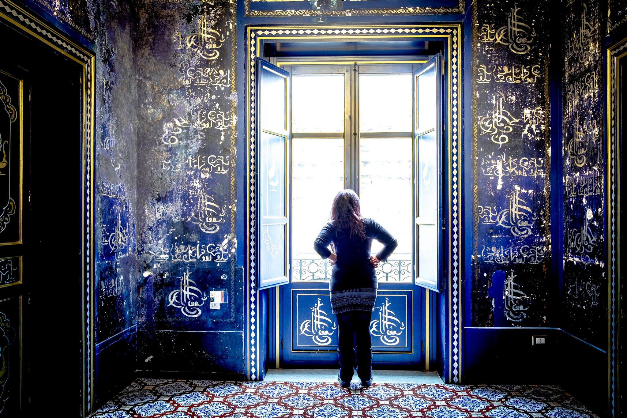 “La Camera Blu” di Valeria Giarrusso chiude la stagione culturale di piazzetta Bagnasco regalando le emozioni di una scoperta metafora della ricerca interiore
