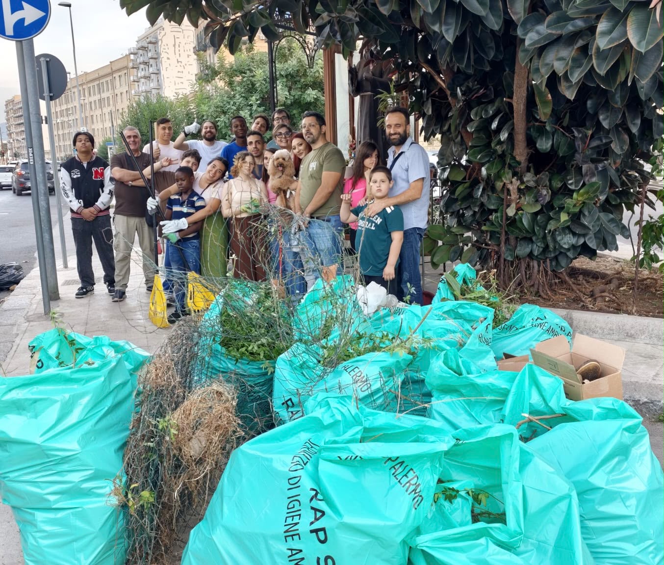 Educare al futuro curando il presente:l’intervento di riqualificazione di un’ area verde da parte dei giovani di LIFE and LIFE e l’impegno di adottarla